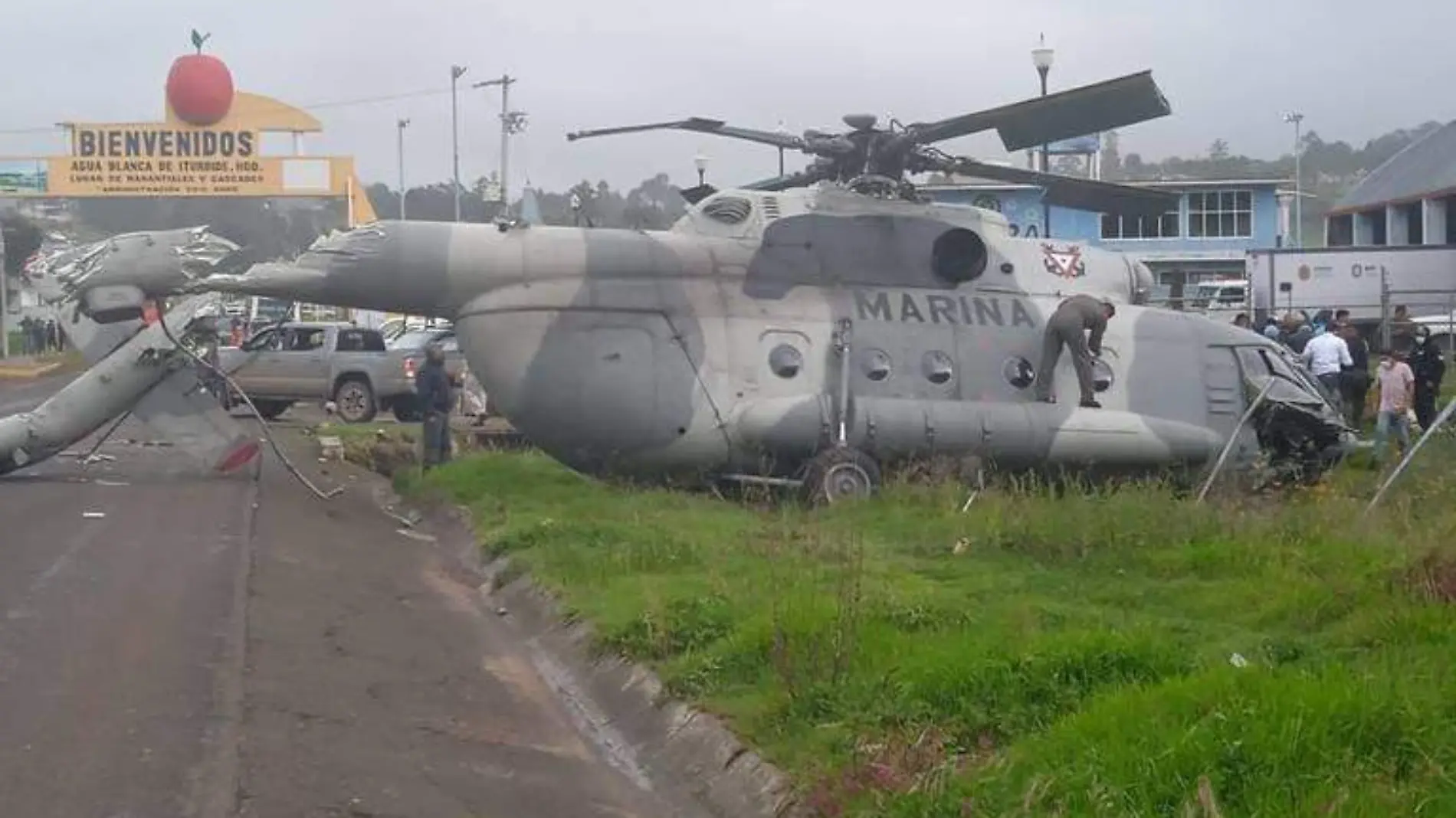 Cae helicóptero de la Semar y hay cuatro lesionados